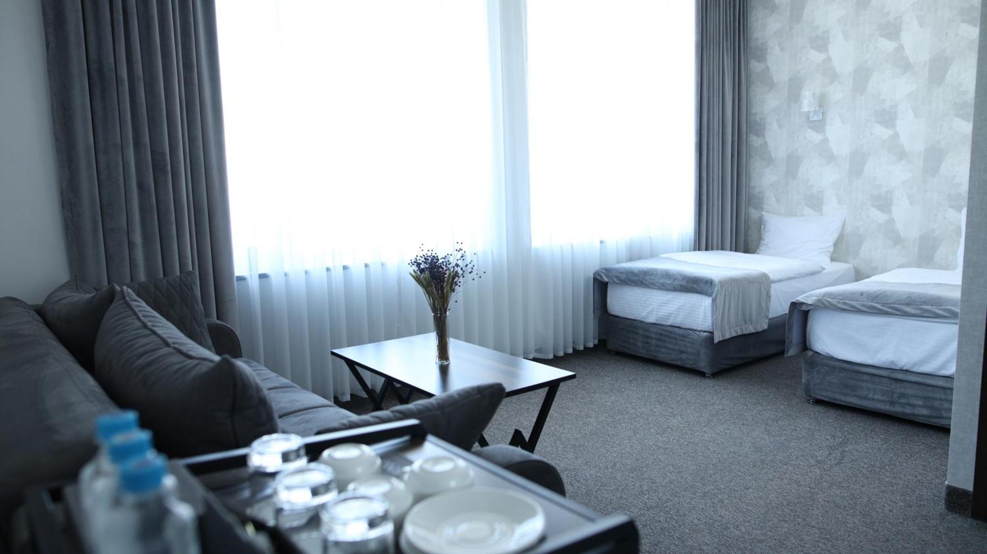 Bmg Hotel By Grigoryans Group Горис Экстерьер фото