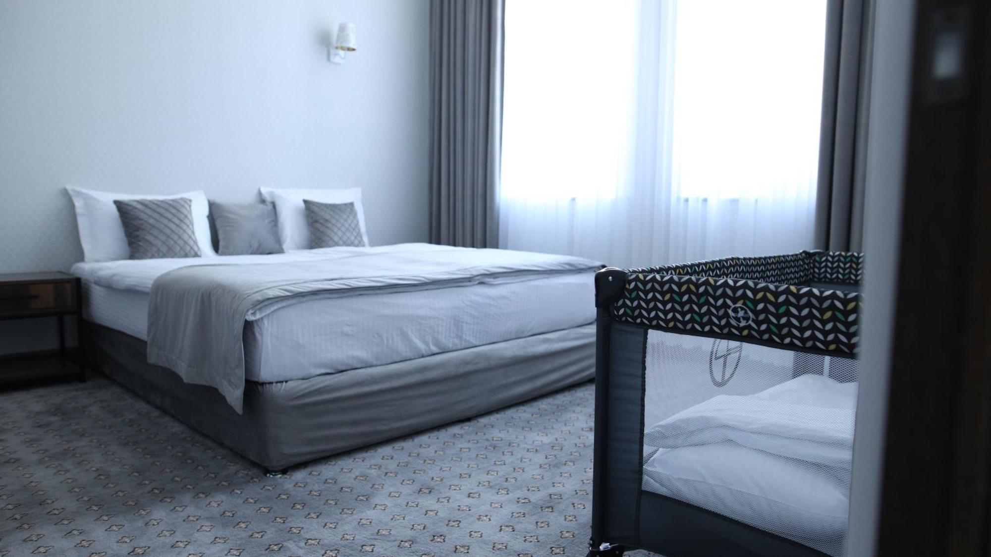 Bmg Hotel By Grigoryans Group Горис Экстерьер фото